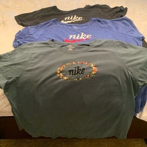 Lot of 3 Nike t shirts.